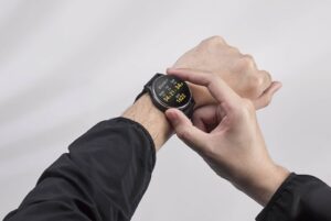 可量測血氧、血壓、心率、心電圖　華碩新一代-vivowatch-6-在台上市