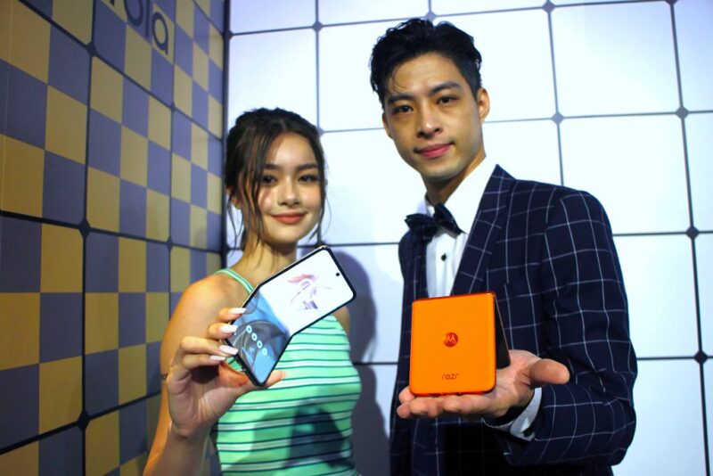 外螢幕加大、再多-ipx8-防水，motorola-摺疊新機-razr-50、razr-50-ultra-預定-7-月開賣
